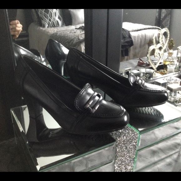 Pierre Dumas Black Pumps - Picture 2 of 5